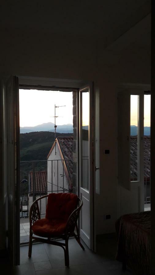 La Casa Dei Panorami Di Colobraro Apartment Bagian luar foto