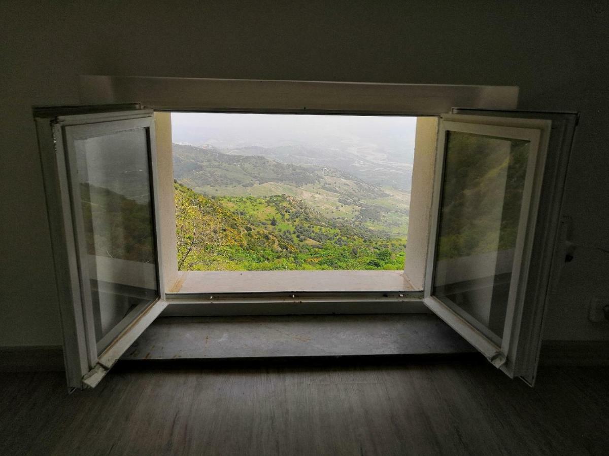 La Casa Dei Panorami Di Colobraro Apartment Bagian luar foto